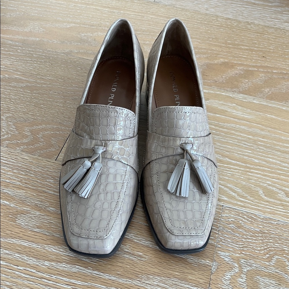 New Donald Pliner Loafers